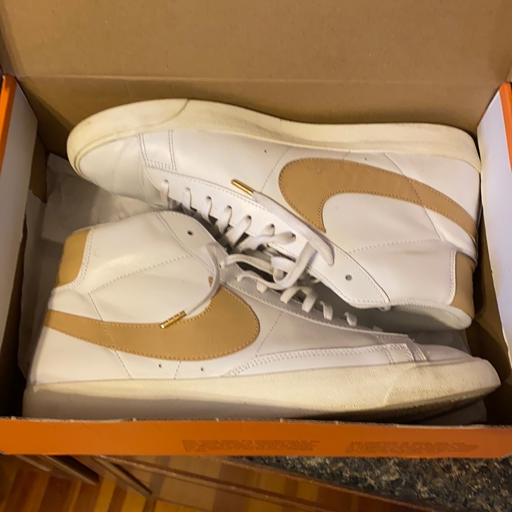Nike Blazer mid. Size 10.5. White/Vachetta Tan/black
